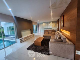 Haus zur Miete mit 3 Zimmer in Prawet, Bangkok