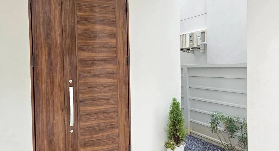出租 5 卧室 独立屋 在 Lat Krabang, 曼谷