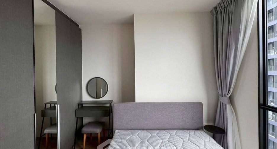 Condo en alquiler de 2 habitaciones en Huai Khwang, Bangkok