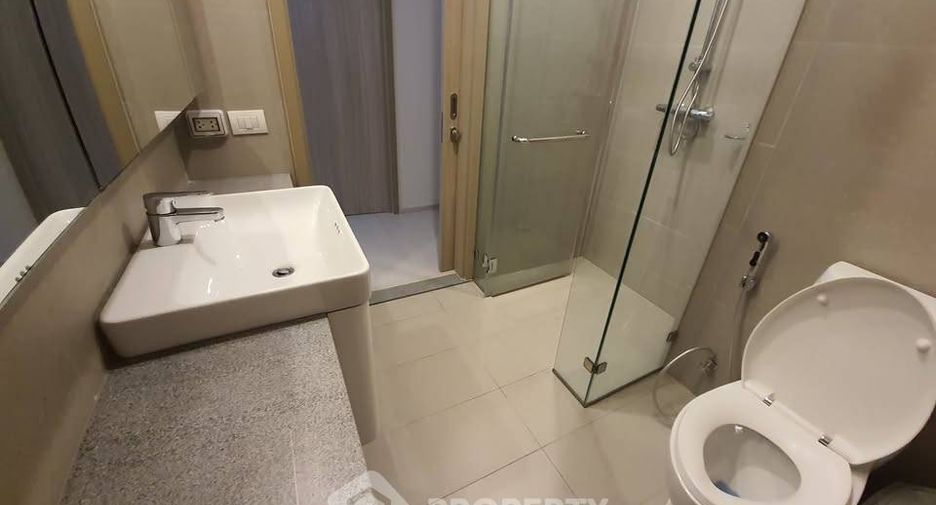For rent 2 bedrooms condo in Pathum Wan, Bangkok