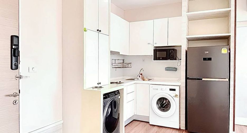 For rent 2 bedrooms condo in Bang Na, Bangkok