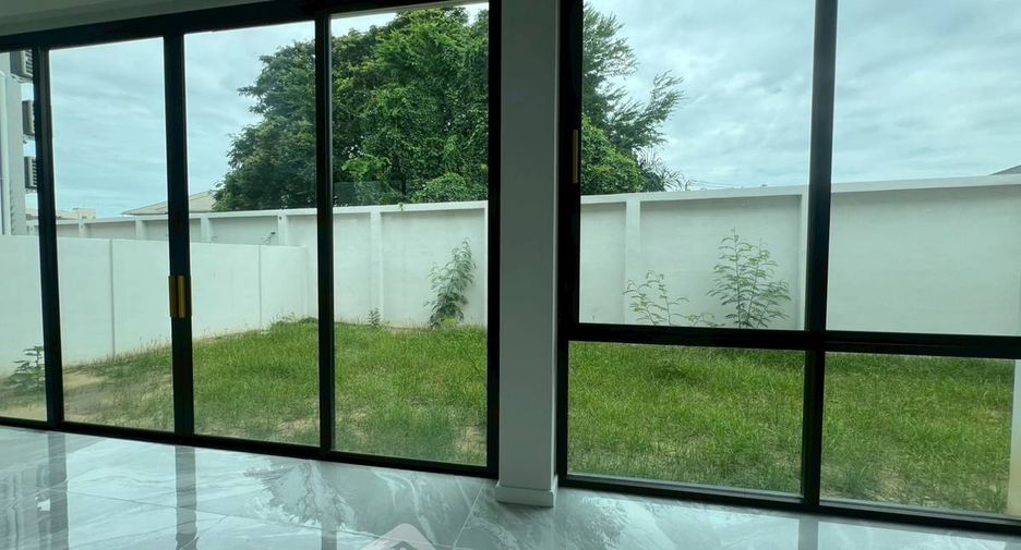 For rent 4 ベッドルーム house in Bang Khen, Bangkok