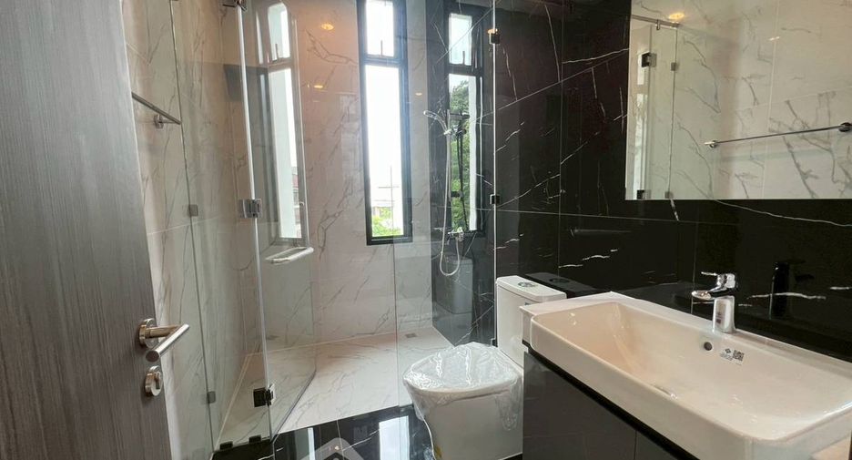 For rent 4 ベッドルーム house in Bang Khen, Bangkok