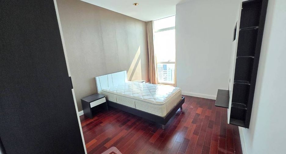 À louer 3 chambres condo à Pathum Wan, Bangkok