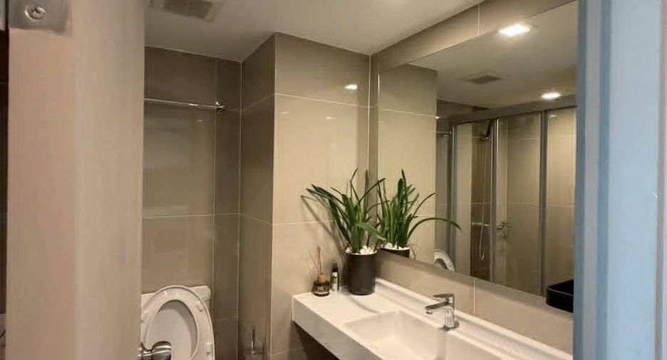 For rent 1 bed condo in Huai Khwang, Bangkok