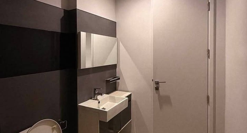For rent 2 bedrooms condo in Phra Khanong, Bangkok