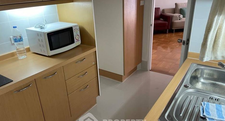 Wohnung zur Miete mit 2 Zimmer in Yan Nawa, Bangkok
