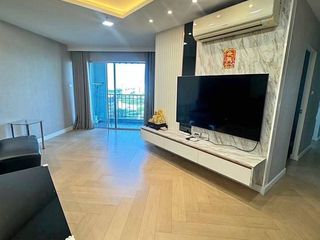 À louer 3 chambres condo à Huai Khwang, Bangkok