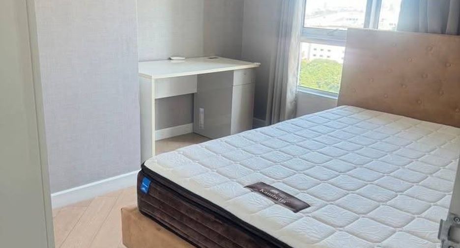 Wohnung zur Miete mit 3 Zimmer in Huai Khwang, Bangkok