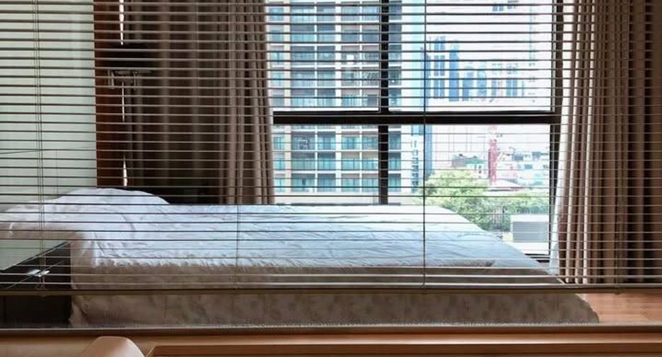 For rent 2 bedrooms condo in Khlong Toei, Bangkok