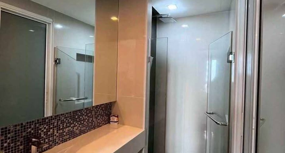 Condo en alquiler de 1 habitaciones en Khlong Toei, Bangkok