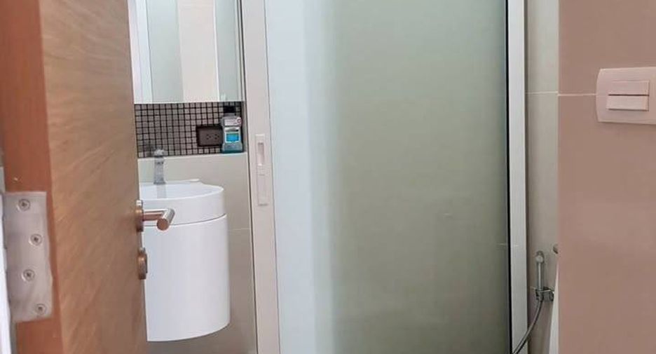 Condo en alquiler de 1 habitaciones en Phra Khanong, Bangkok