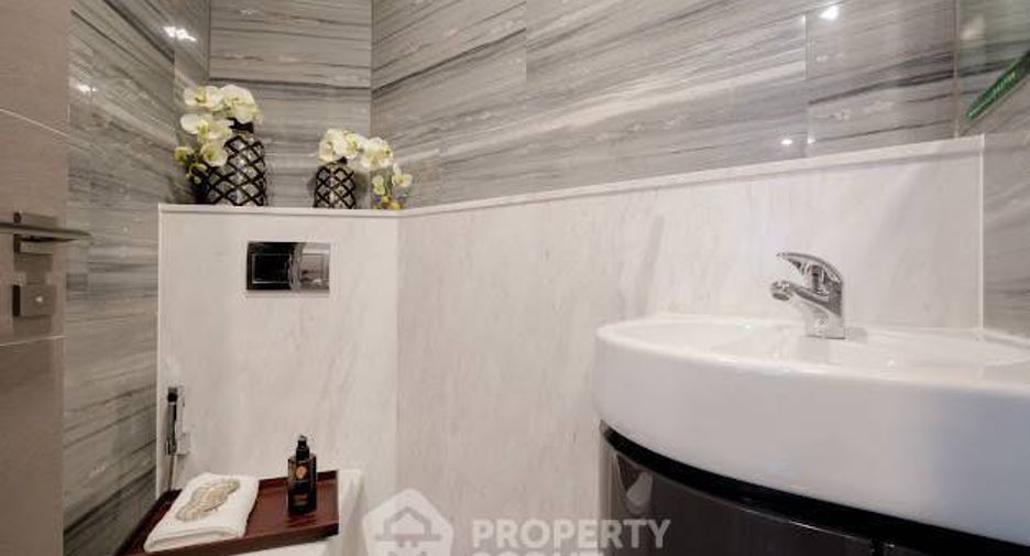 Condo en alquiler de 3 habitaciones en Watthana, Bangkok
