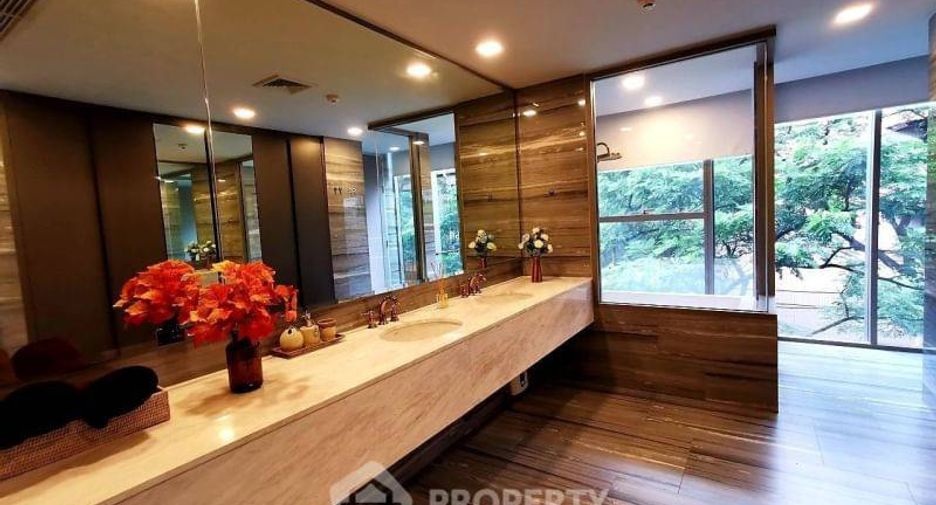For rent 3 bedrooms condo in Watthana, Bangkok