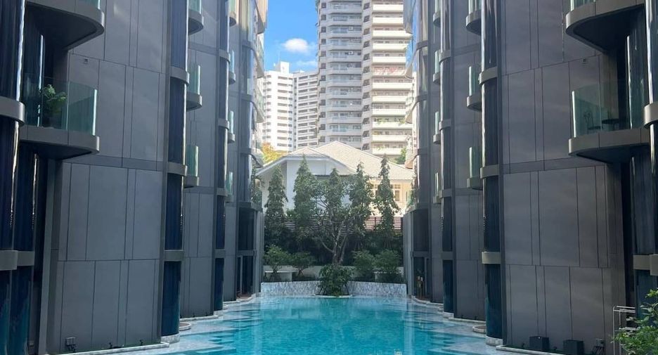 For rent 3 bedrooms condo in Watthana, Bangkok