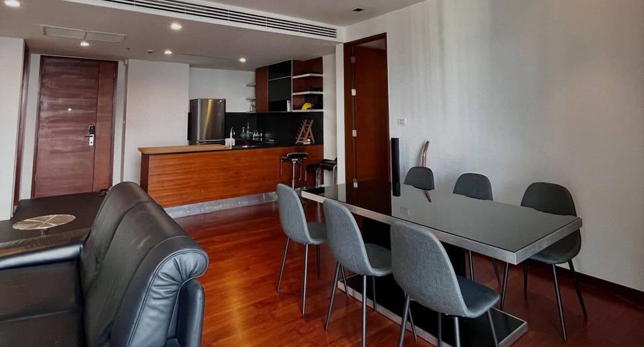 Condo en alquiler de 3 habitaciones en Khlong Toei, Bangkok