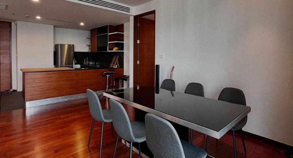 Condo en alquiler de 3 habitaciones en Khlong Toei, Bangkok