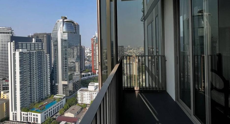 Condo en alquiler de 3 habitaciones en Khlong Toei, Bangkok