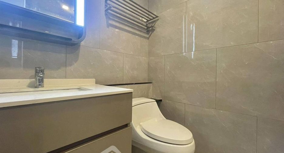 For rent 1 bed condo in Huai Khwang, Bangkok