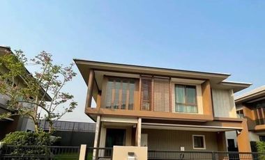 For rent 4 bedrooms house in Bang Kapi, Bangkok