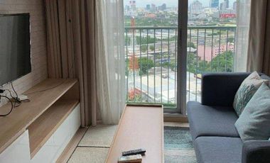 For rent 2 bedrooms condo in Huai Khwang, Bangkok