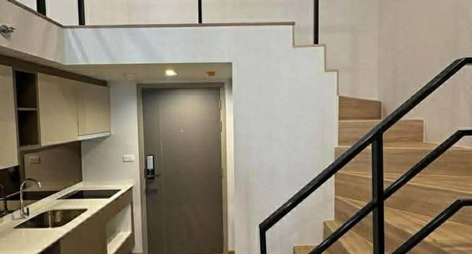 For rent 2 bedrooms condo in Huai Khwang, Bangkok