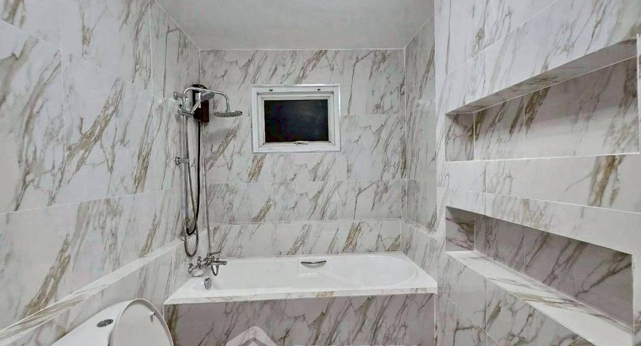 For rent 4 bedrooms house in Bang Lamung, Chonburi