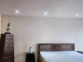 For rent 5 bedrooms townhouse in Yan Nawa, Bangkok