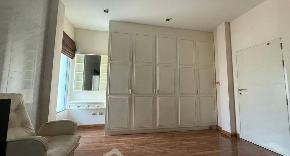 For rent 6 bedrooms house in Lat Krabang, Bangkok