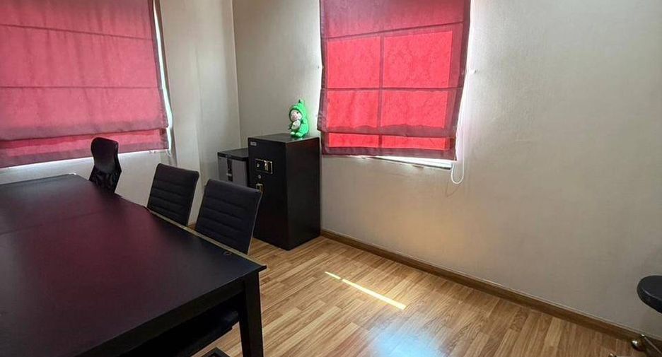 For rent 6 bedrooms house in Lat Krabang, Bangkok
