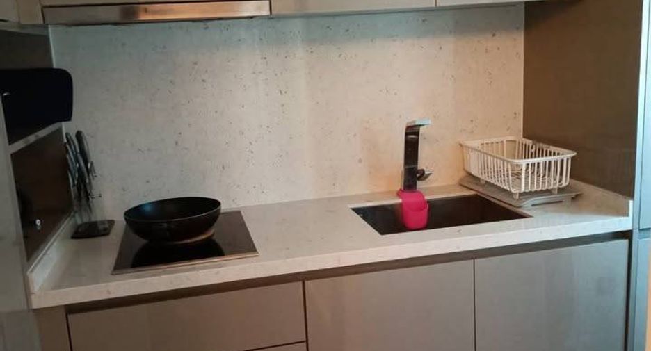Condo en alquiler de 1 habitaciones en Khlong Toei, Bangkok