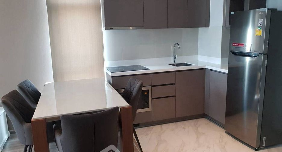 For rent 2 bedrooms condo in Watthana, Bangkok