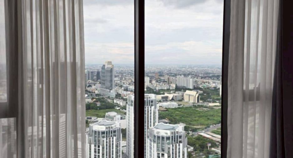 For rent 2 bedrooms condo in Huai Khwang, Bangkok