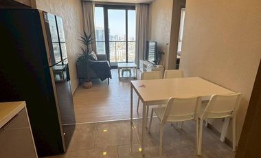 Condo en alquiler de 2 habitaciones en Huai Khwang, Bangkok