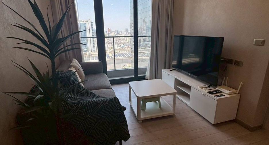 Condo en alquiler de 2 habitaciones en Huai Khwang, Bangkok