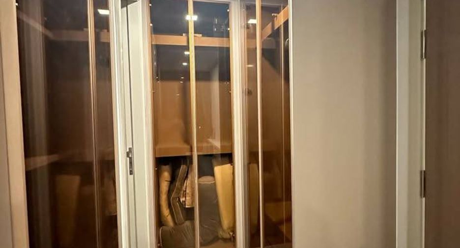 For rent 2 bedrooms condo in Huai Khwang, Bangkok