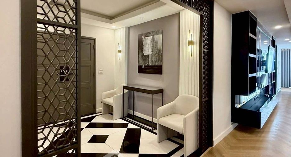 For rent 3 ベッドルーム condo in Khlong Toei, Bangkok