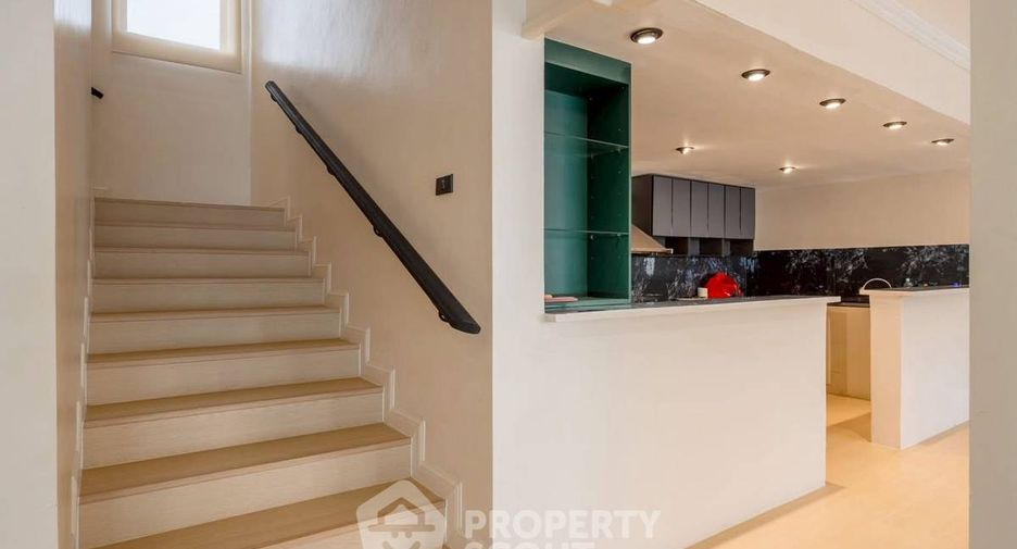 For rent 5 bedrooms villa in Bang Lamung, Chonburi