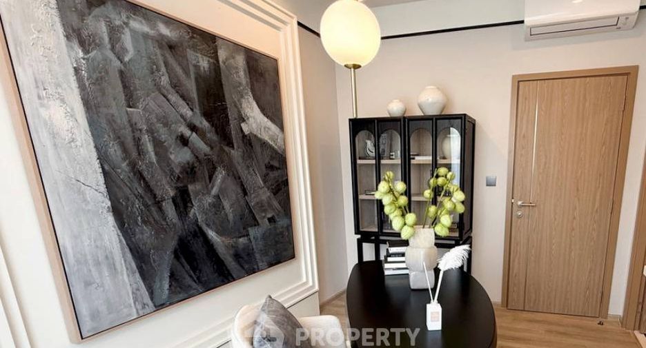 For rent 3 bedrooms condo in Huai Khwang, Bangkok