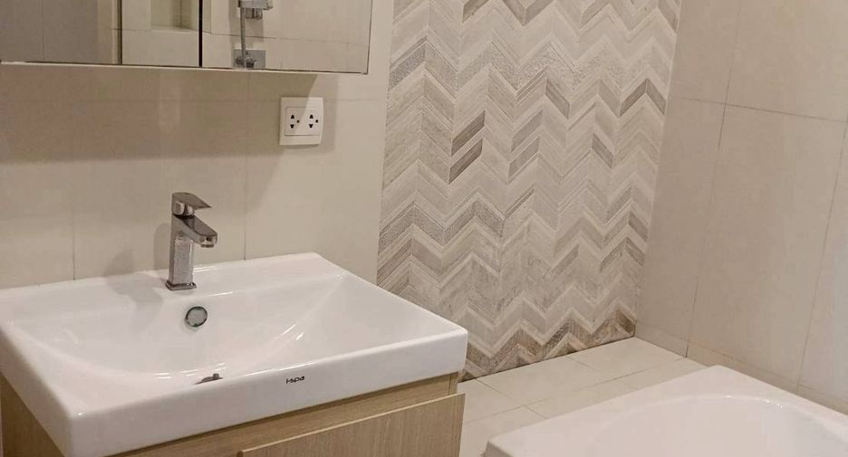 For rent 1 bed condo in Khlong Toei, Bangkok
