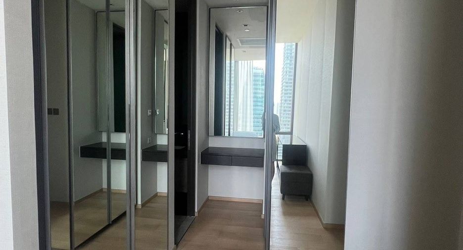 For rent 2 bedrooms condo in Pathum Wan, Bangkok