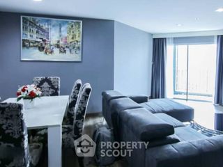 For rent 3 bedrooms condo in Huai Khwang, Bangkok