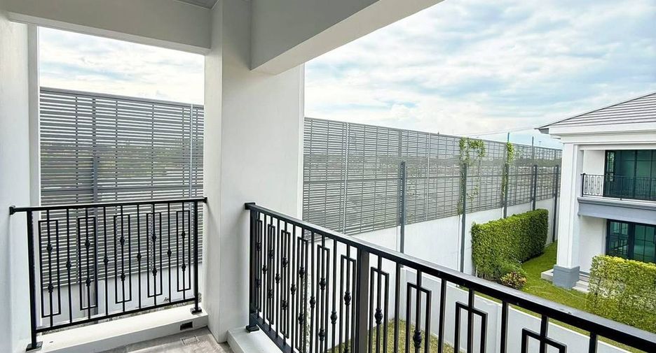 À louer 4 chambres maison à Khan Na Yao, Bangkok