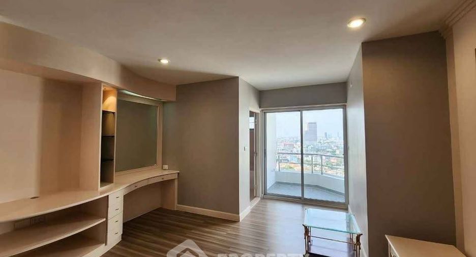 For rent 1 bed condo in Sathon, Bangkok