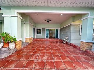 À louer 4 chambres villa à Bang Lamung, Chonburi