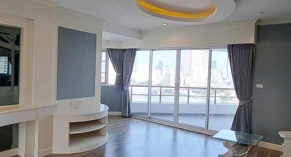 For rent 4 bedrooms condo in Sathon, Bangkok