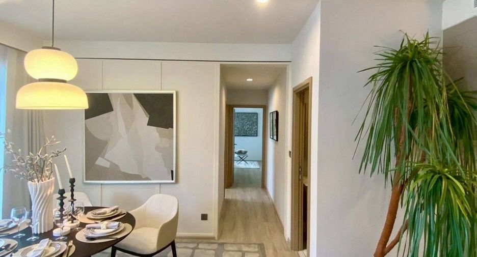 For rent 3 bedrooms condo in Huai Khwang, Bangkok