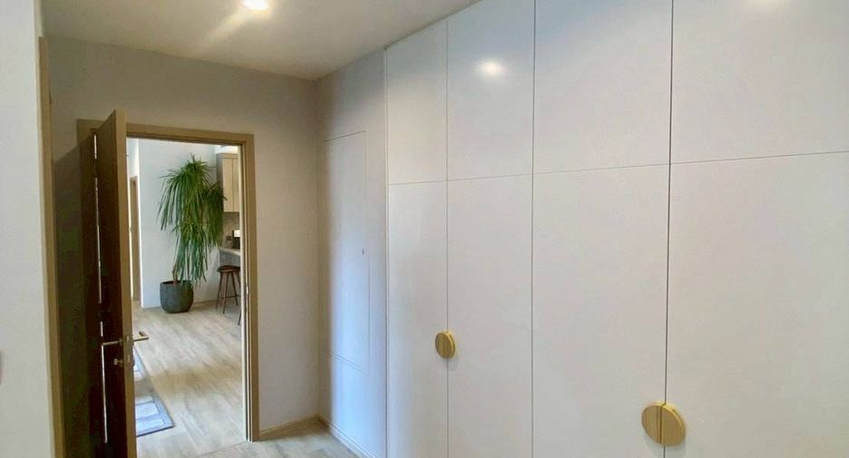 For rent 3 bedrooms condo in Huai Khwang, Bangkok