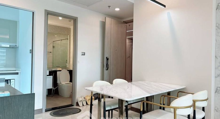 For rent 2 bedrooms condo in Watthana, Bangkok
