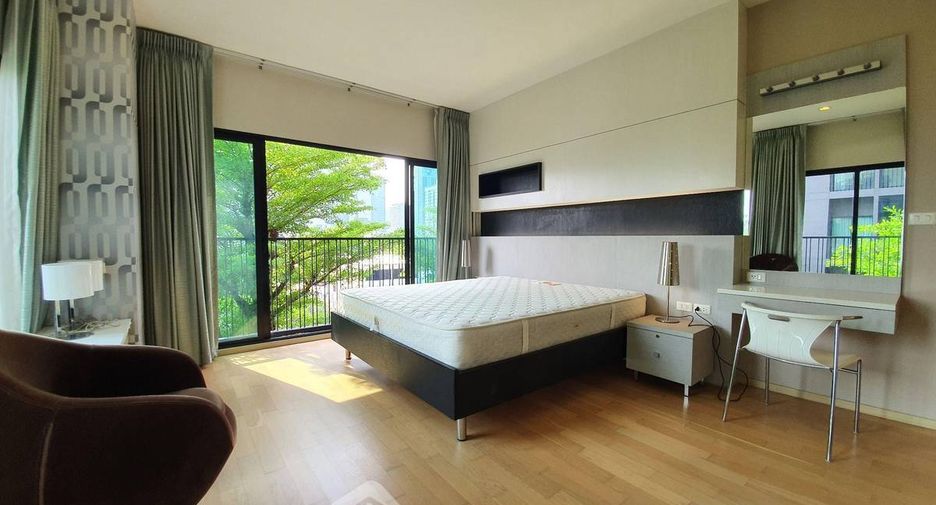 For rent 2 bedrooms condo in Khlong Toei, Bangkok